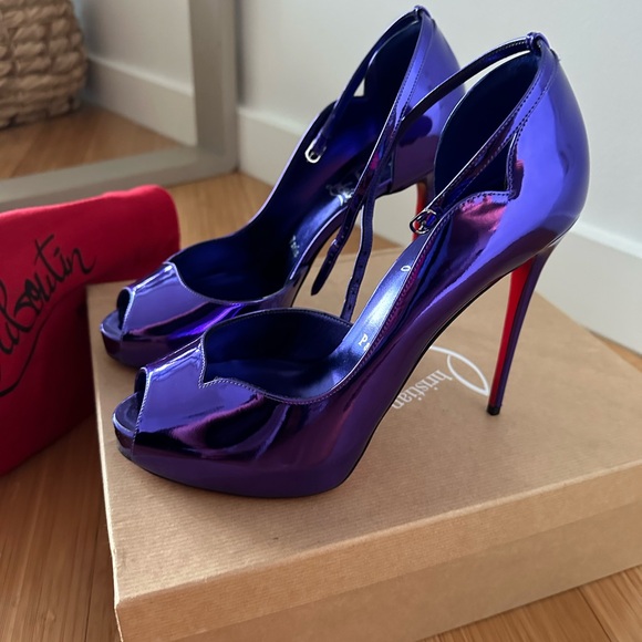 Christian Louboutin Round Chick Alta 120 in Elektra. New in Box with Dust bags. - Picture 3 of 5